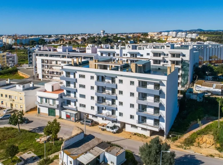 2 bedroom apartment 102 m² Quelfes, Portugal