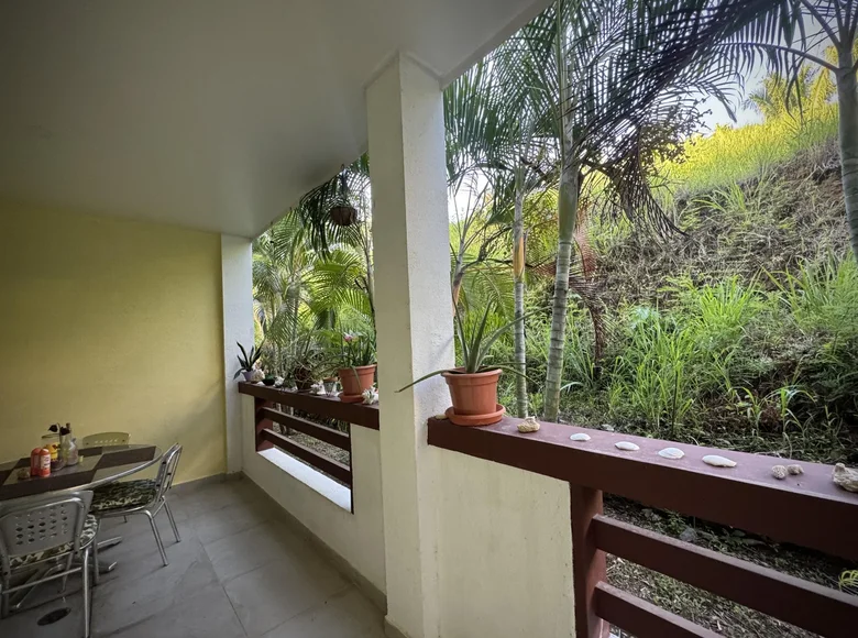 2 bedroom condo 5 246 m² Coxen Hole, Honduras