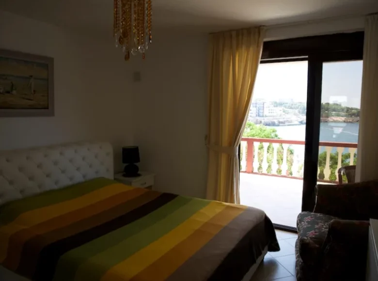 Haus 7 Schlafzimmer 300 m² Pecurice, Montenegro