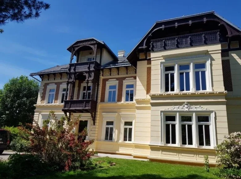 6 bedroom house 1 700 m² Teplice, Czech Republic