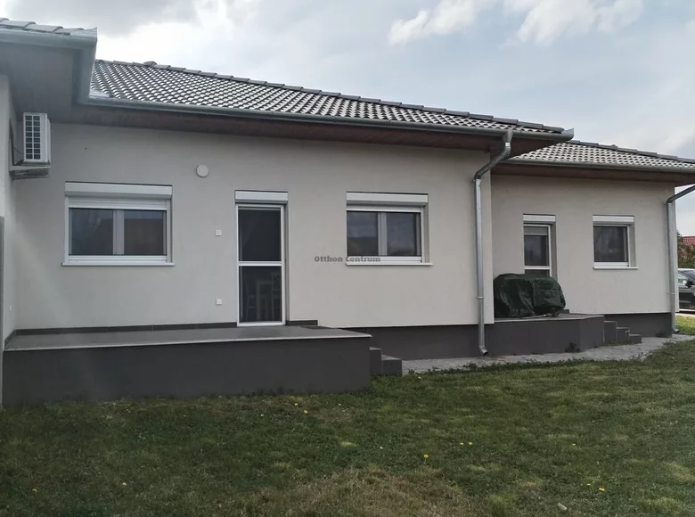 5 room house 99 m² Bugyi, Hungary
