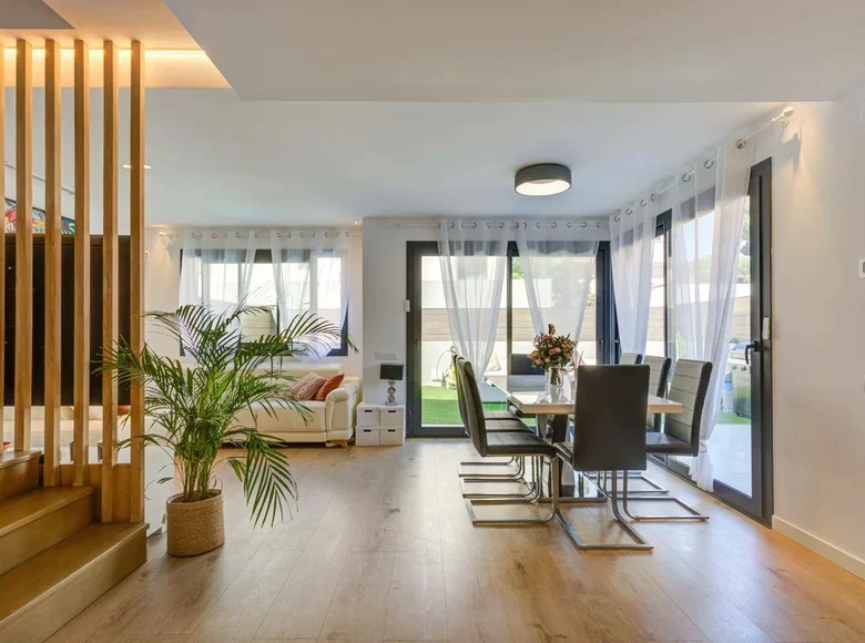 Willa 4 pokoi 189 m² Castelldefels, Hiszpania