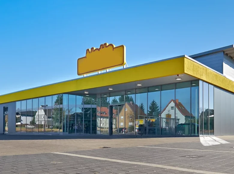 Commercial property 1 090 m² in Kipfenberg, Germany
