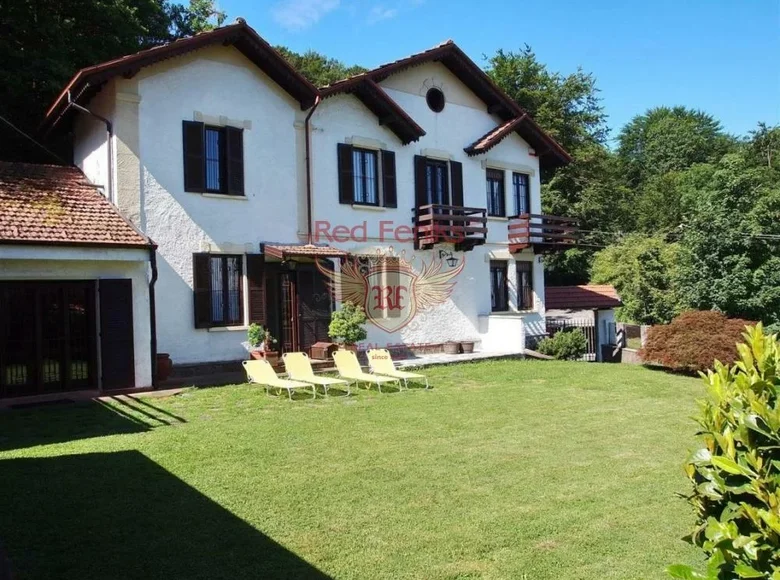 Villa de 3 habitaciones 215 m² Lago Maggiore, Italia