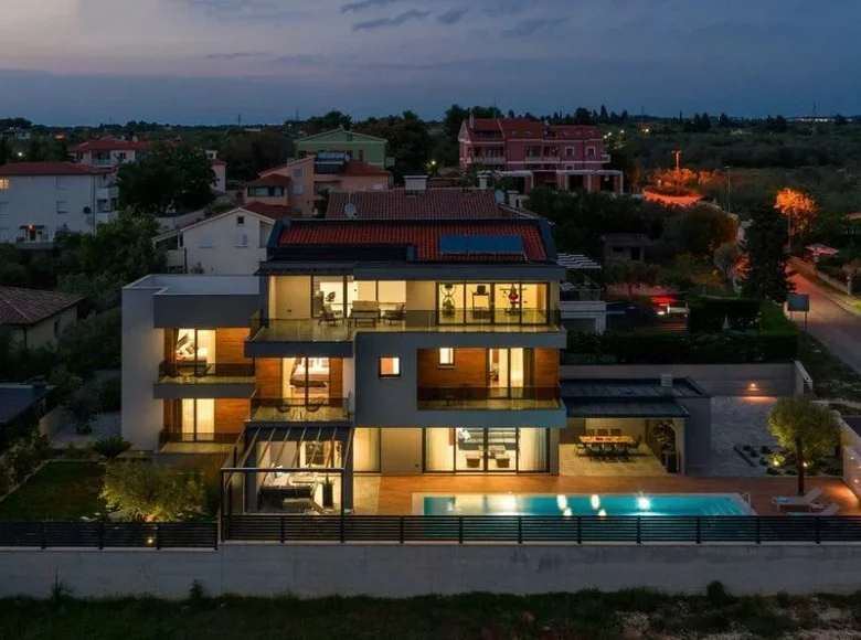 4-Schlafzimmer-Villa 400 m² Stadt Pola, Kroatien