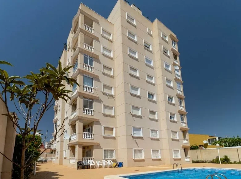 Mieszkanie 2 pokoi 47 m² Torrevieja, Hiszpania