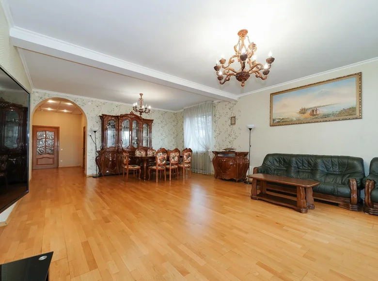 Dom 320 m² Mińsk, Białoruś