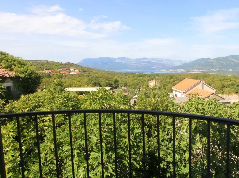 3 bedroom townthouse 120 m² Bigova, Montenegro