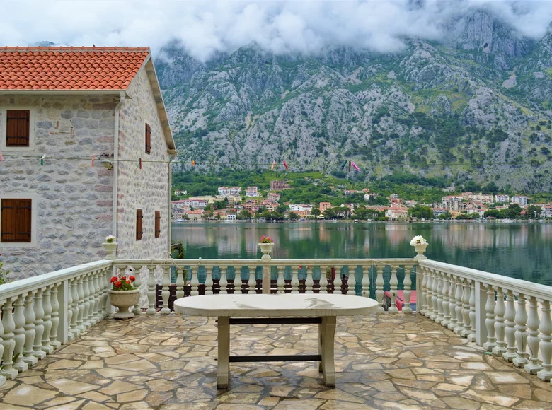 Apartamento 4 habitaciones 140 m² Kotor, Montenegro