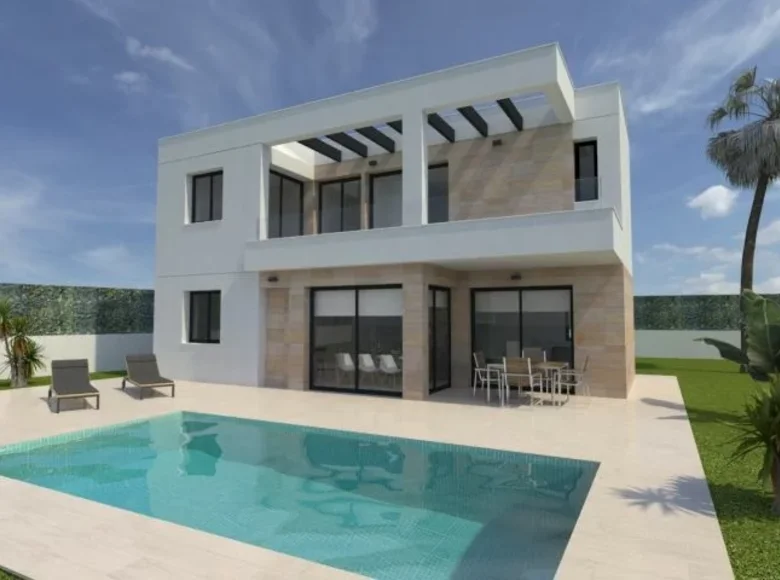 Villa de tres dormitorios 120 m² Torrevieja, España