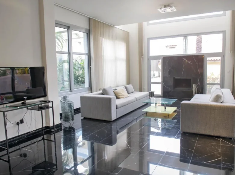 Дом 5 спален 495 м² Лакатамия, Кипр