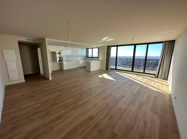 Apartamento 4 habitaciones  Área metropolitana de Madrid y Corredor del Henares, España