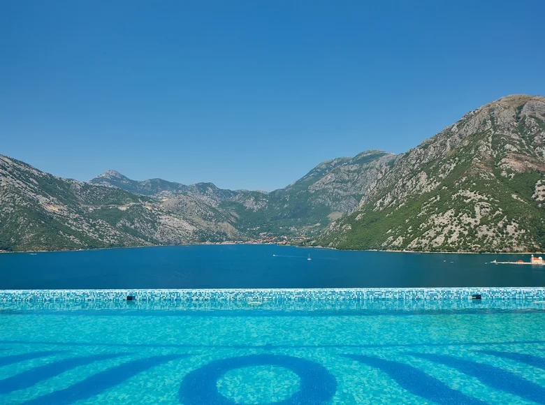 Villa de 4 dormitorios 235 m² Kotor, Montenegro