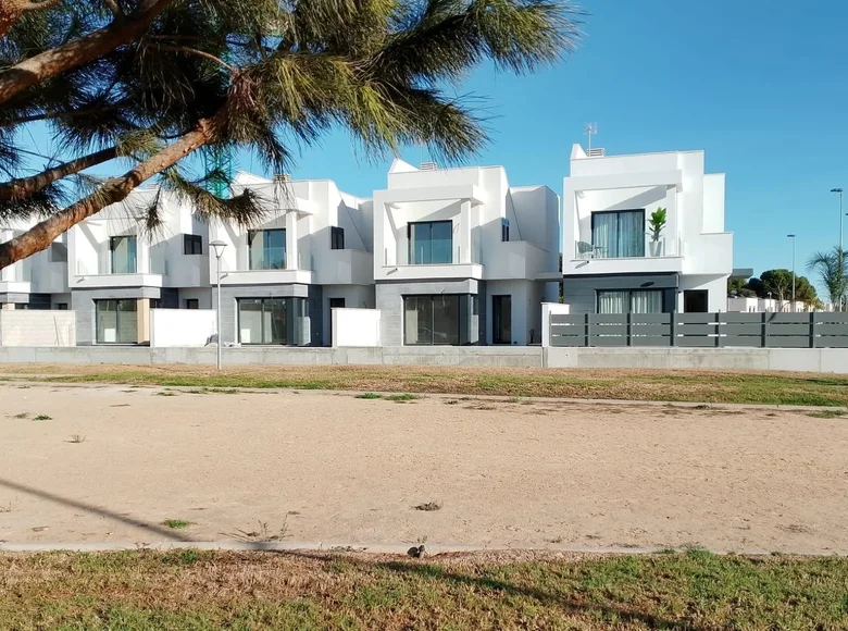 Villa de tres dormitorios 109 m² San Pedro del Pinatar, España