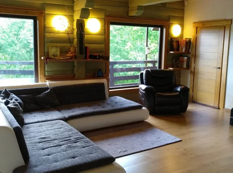 Villa 448 m² Valmiera, Letonia