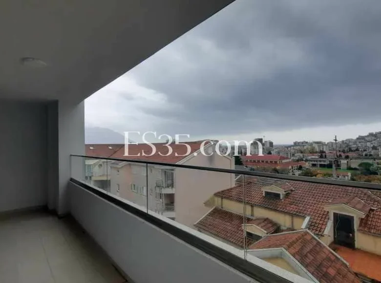 Mieszkanie 4 pokoi 104 m² Budva, Czarnogóra