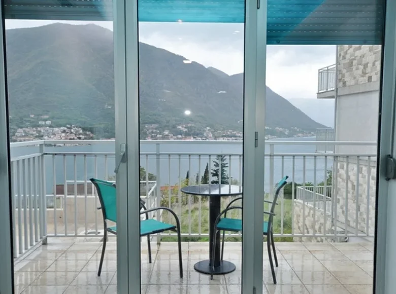 Apartamento 1 habitacion 57 m² Dobrota, Montenegro