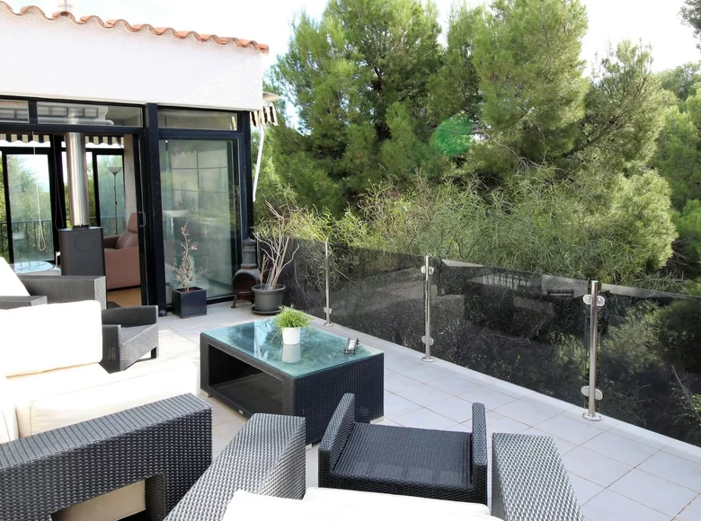 Villa de 4 dormitorios 164 m² la Nucia, España