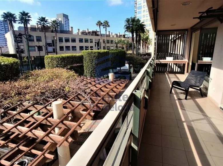 2 bedroom apartment 90 m² Barcelona, Spain