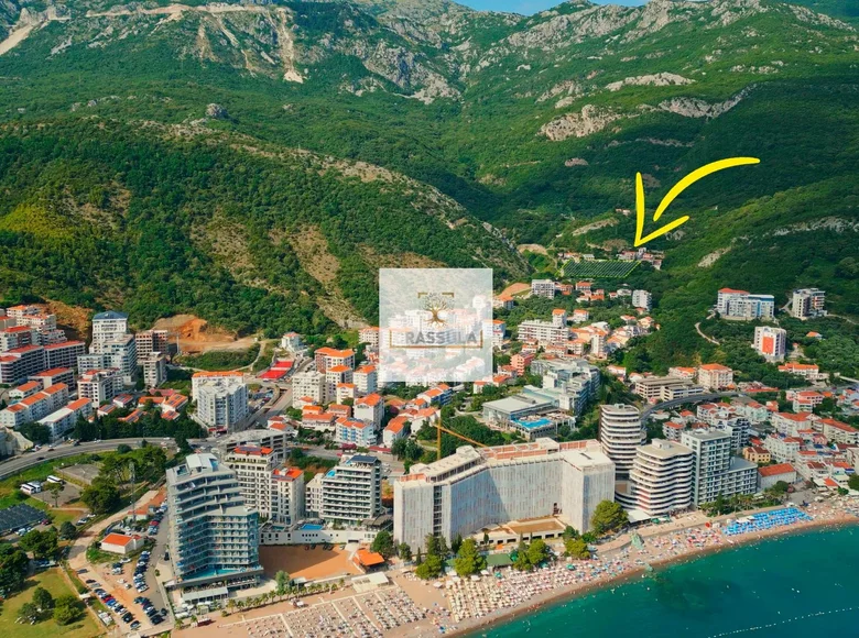 Grundstück 3 650 m² Becici, Montenegro