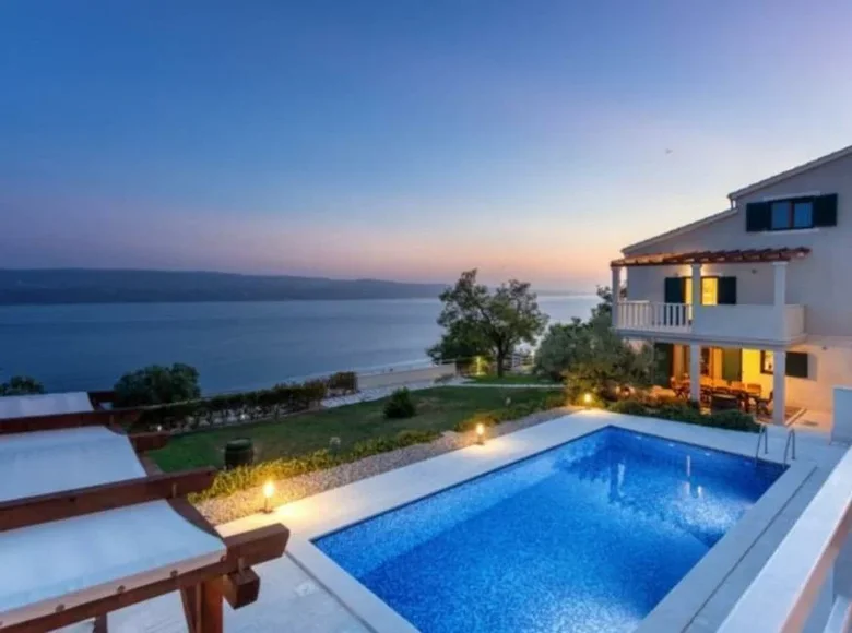 4 bedroom Villa 330 m² Borak, Croatia