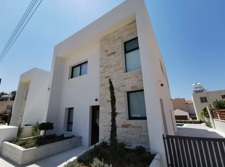 Investment 320 m² in Peyia, Cyprus