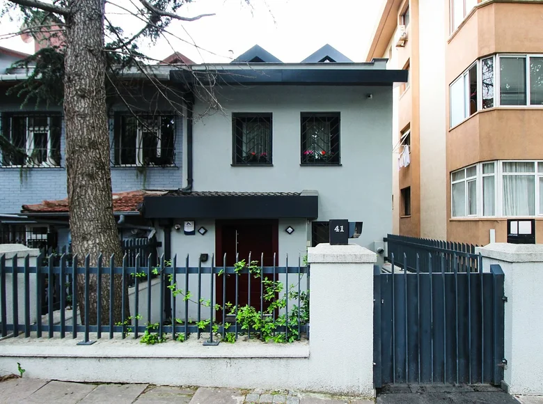 6 bedroom house 350 m² Besiktas, Turkey
