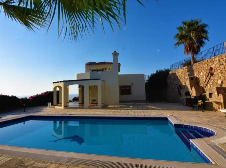 Villa de tres dormitorios 180 m² Agios Amvrosios, Chipre del Norte