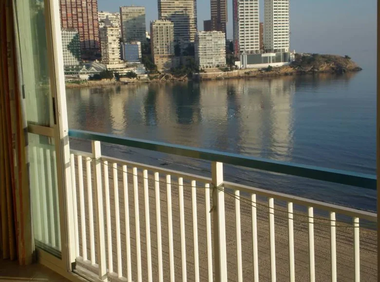 Mieszkanie 2 pokoi 135 m² Benidorm, Hiszpania