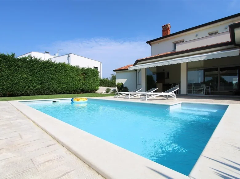 3-Schlafzimmer-Villa 352 m² Poreč, Kroatien