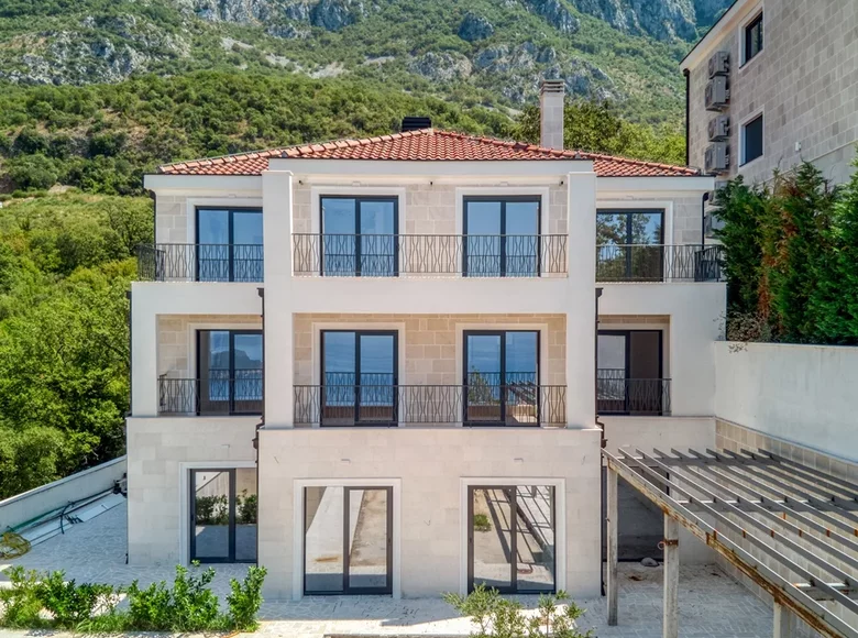 5 bedroom villa  Blizikuce, Montenegro