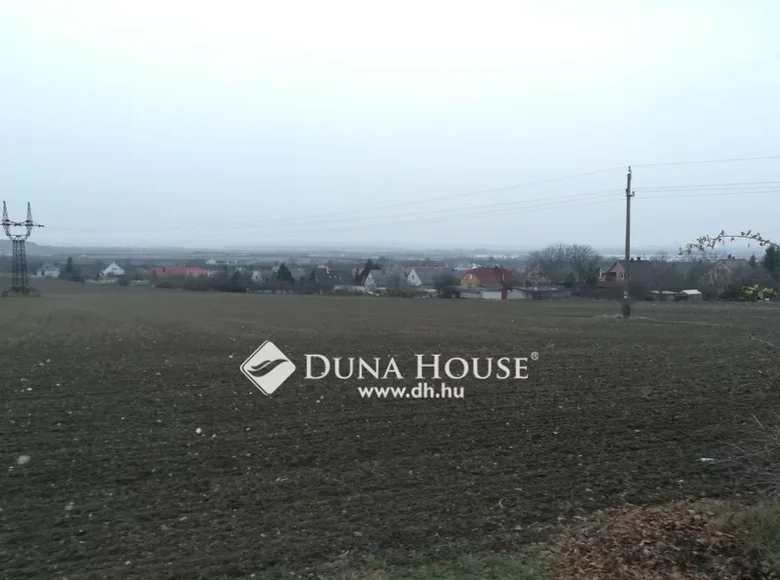 Land 49 669 m² Varpalota, Hungary