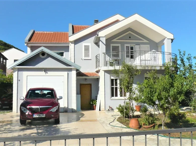 Villa de 3 habitaciones 235 m² Municipio de Budva, Montenegro