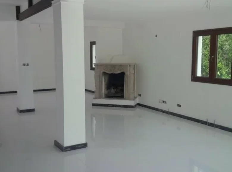 Maison 4 chambres 550 m² Limassol, Bases souveraines britanniques