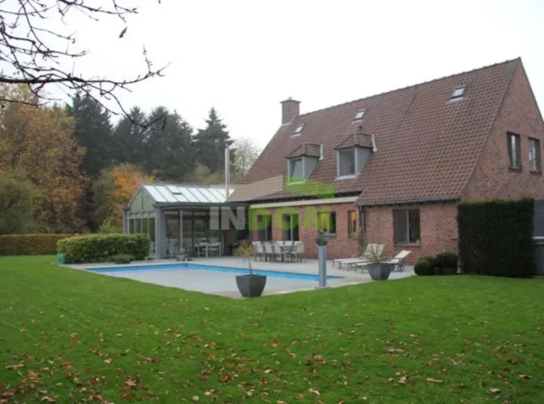 Villa 2 500 m² Melle, Belgique