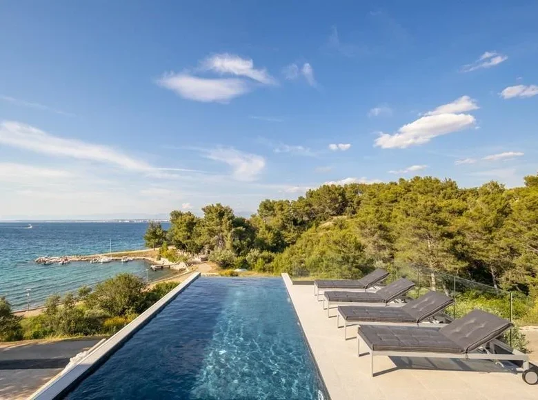 3 bedroom villa 260 m² Opcina Preko, Croatia