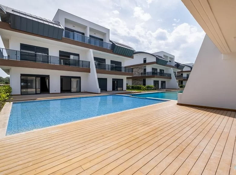 6 bedroom villa 400 m² Konyaalti, Turkey