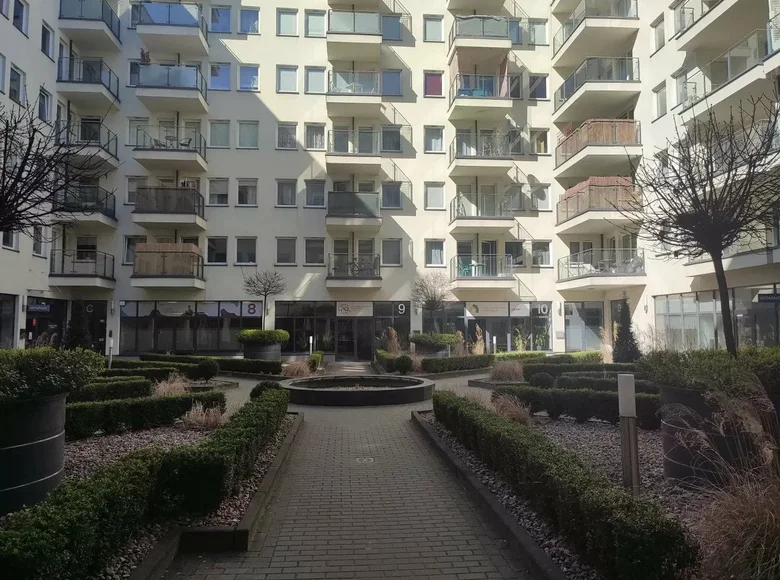 Mieszkanie 3 pokoi 78 m² Poznań, Polska