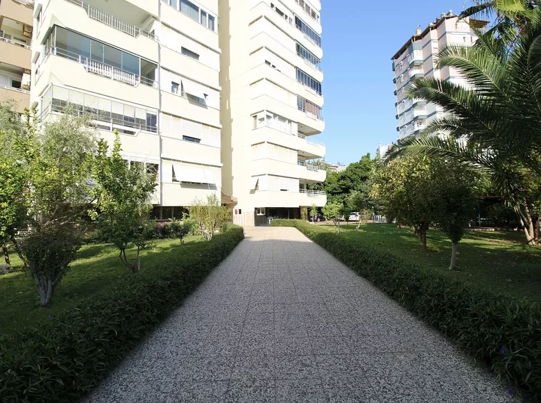 Mieszkanie 4 pokoi 165 m² Mediterranean Region, Turcja