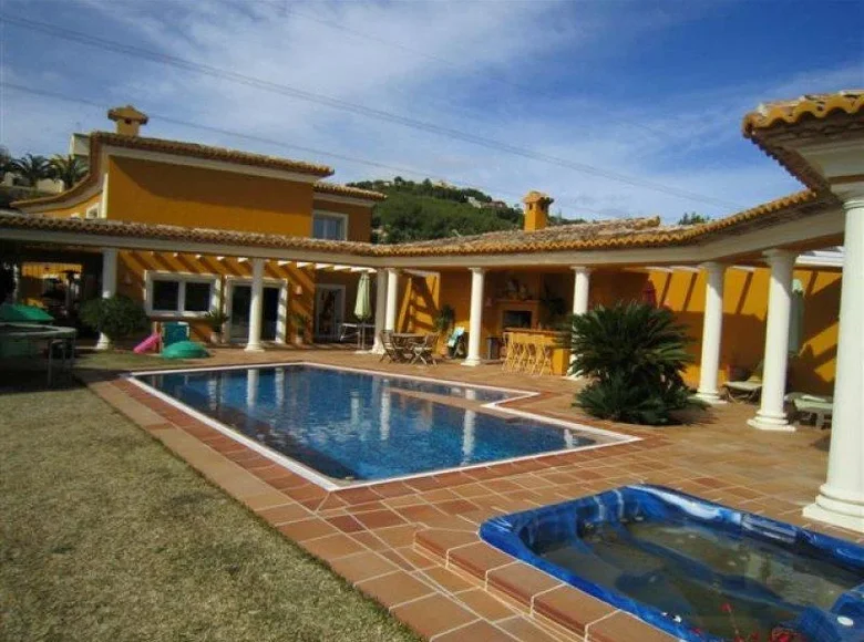 6 bedroom villa  Izhevsk, Russia