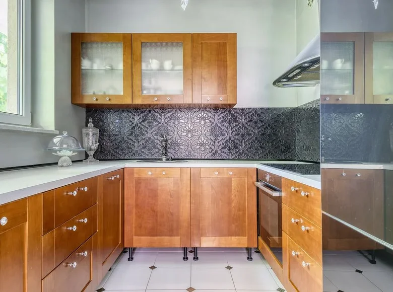 Mieszkanie 3 pokoi 63 m² Warszawa, Polska