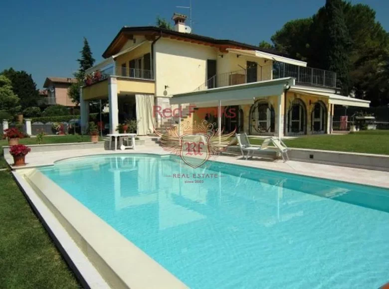 Villa de 4 habitaciones 1 000 m² Verona, Italia