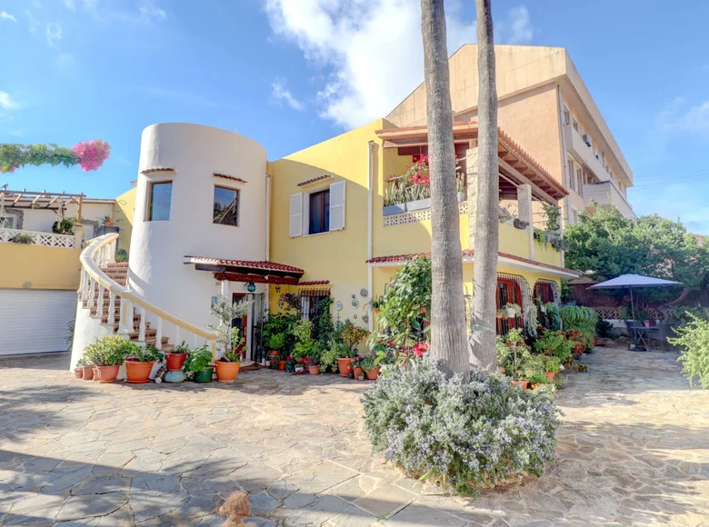 3 bedroom apartment 141 m² Cala Fornells, Spain