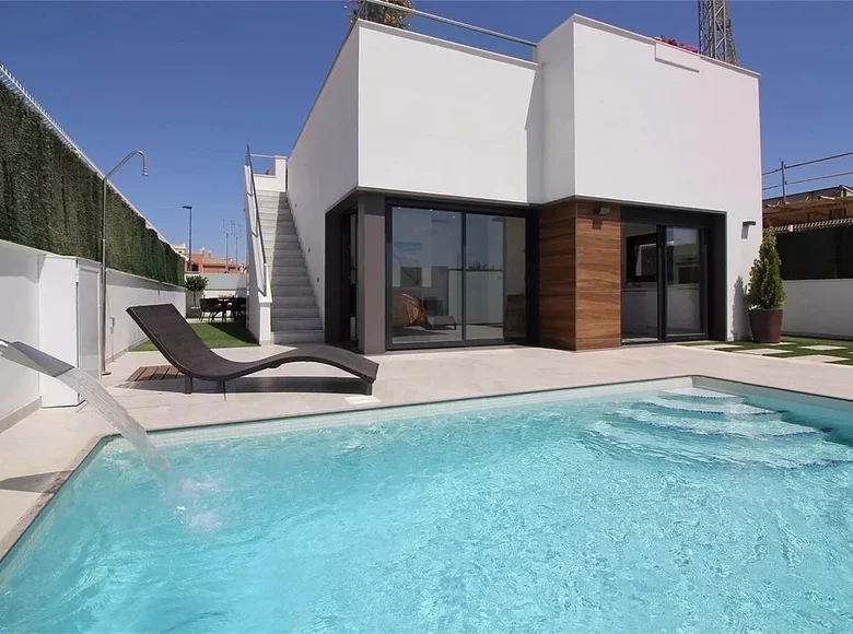Willa 2 pokoi 180 m², World