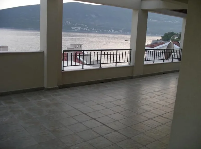 Wohnung 2 Schlafzimmer 103 m² Herceg Novi, Montenegro