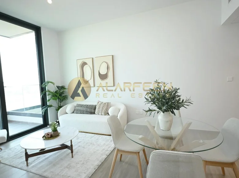Квартира 1 комната 916 м² Дубай, ОАЭ