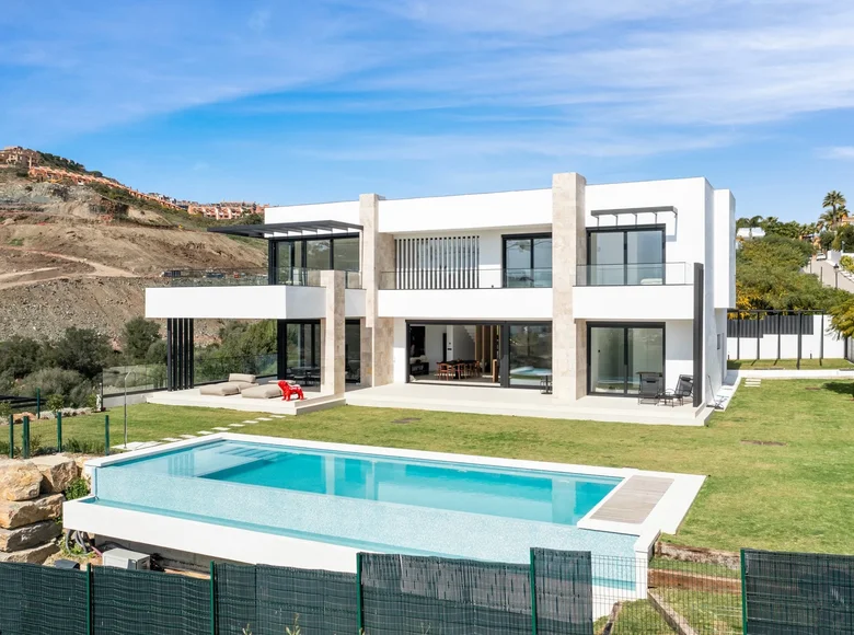 4-Schlafzimmer-Villa 573 m² Benahavis, Spanien