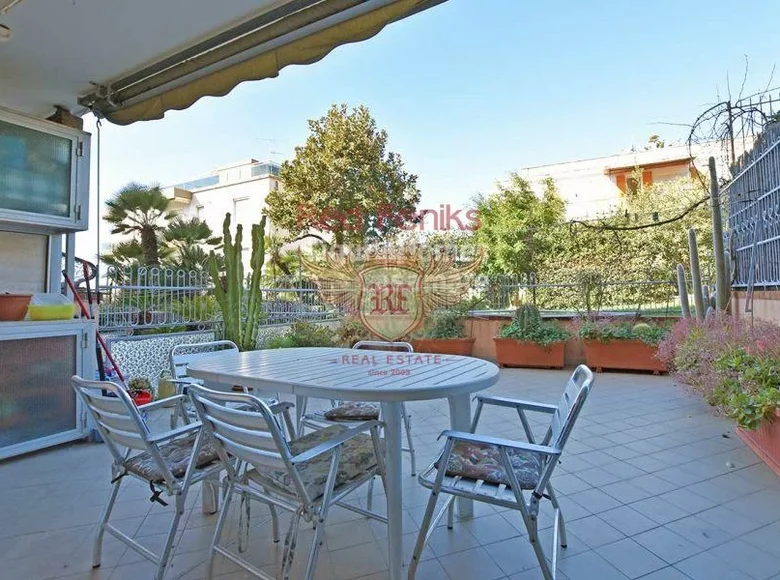 2 bedroom apartment 69 m² Sanremo, Italy