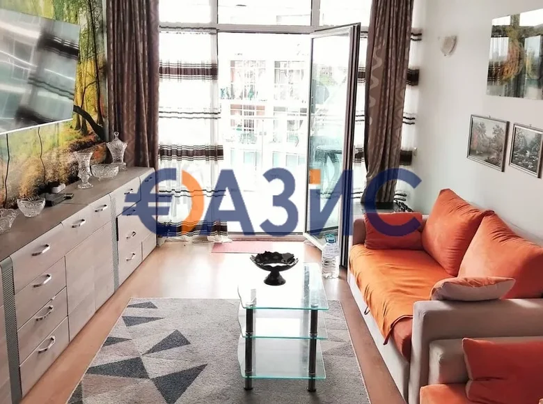 Mieszkanie 2 pokoi 74 m² Nesebyr, Bułgaria