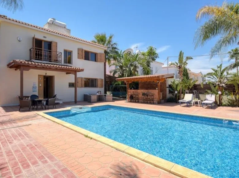 3 bedroom house 240 m² Paralimni, Cyprus